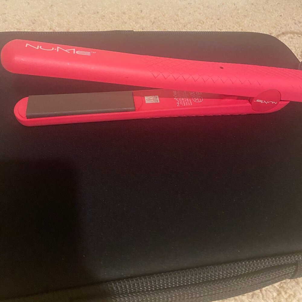 NuMe Flat Iron
